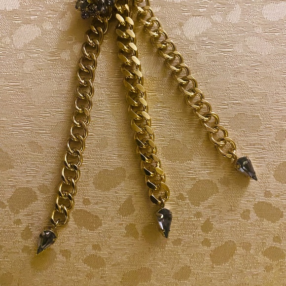 Gorgeous necklace this is such a unique vintage piece. It is so beautiful. - Picture 3 of 3